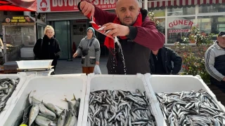 Zonguldak'ta bal�k tezgahlar�nda Ramazan mesaisi;