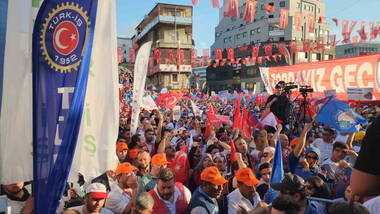 "Zordayız, Geçinemiyoruz" mitingi