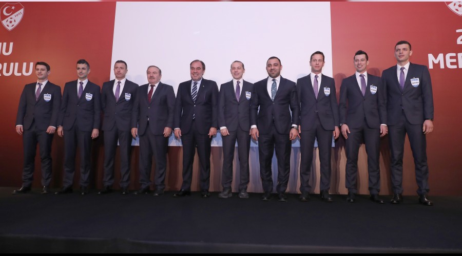 33 hakeme FIFA kokart�