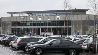 Almanya'da Tesla fabrikasında üretim durma noktasına geldi