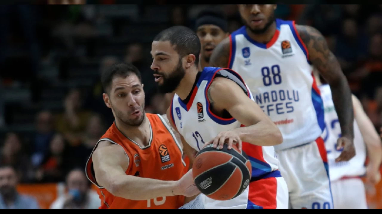 Anadolu Efes lider ile karşılaşacak