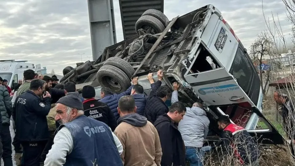 Ankara'daki feci kazada otob�s sahibi g�zalt�na al�nd�