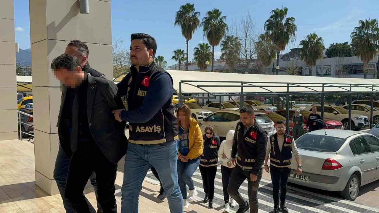Antalya'da diş hekiminin ölümüyle ilgili eşi ile birlikte 2 kişi tutuklandı