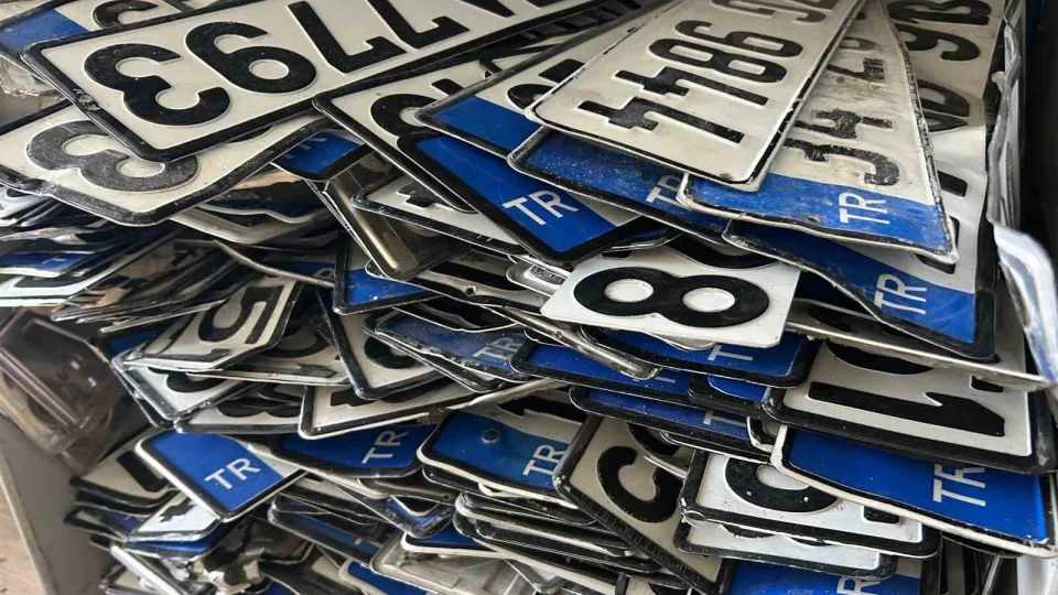 APP plaka değişiminde süre uzatıldı yoğunluk azalmadı