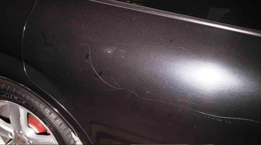 Arabas�n�n �izilmesinden sorumlu tuttu�u kap�c�y� �ld�rd�