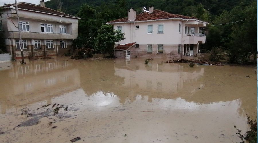 Baba, sele kapılınca çocuklarına 'Kelime-i Şehadet' getirin diye seslendi