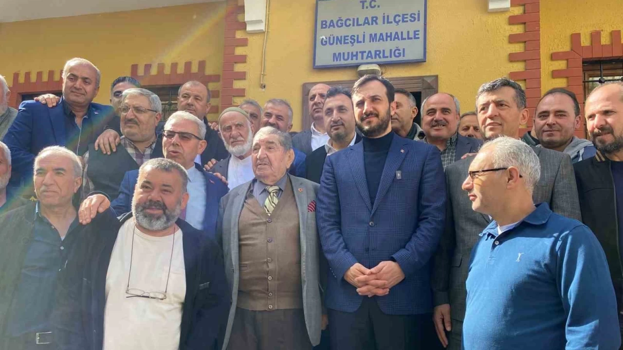 Bağcılar'da 40 yıllık muhtarlığı törenle devretti