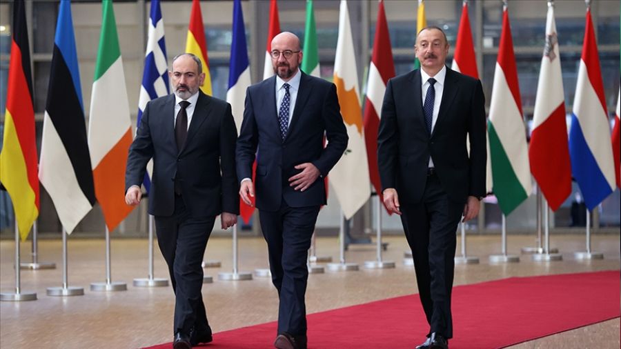 Bakü ile Erivan barışa yürüyor
