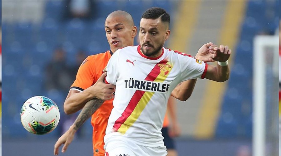 Başakşehir üç puanı son dakika da aldı