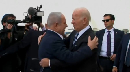 Biden'a İsrail'de sarmaş dolaş karşılama