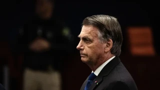Brezilya'da Y�ksek Mahkeme, eski Devlet Ba�kan� Bolsonaro'nun cezas�n� "ge�ici ev hapsine" �evirdi
