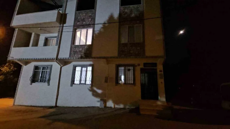Bursa'da gen� k�z darp edildi