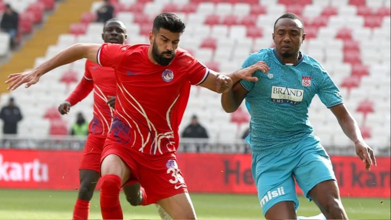 Çekişmeli maçta Sivasspor tur atladı