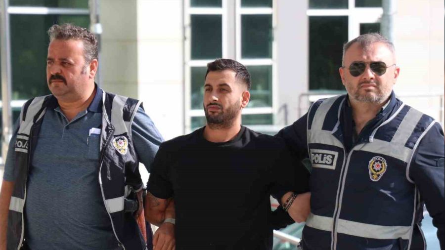 Cezaevinden firar etti, yorganların arasında yakalandı