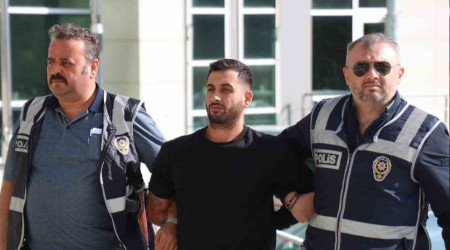 Cezaevinden firar etti, yorganların arasında yakalandı