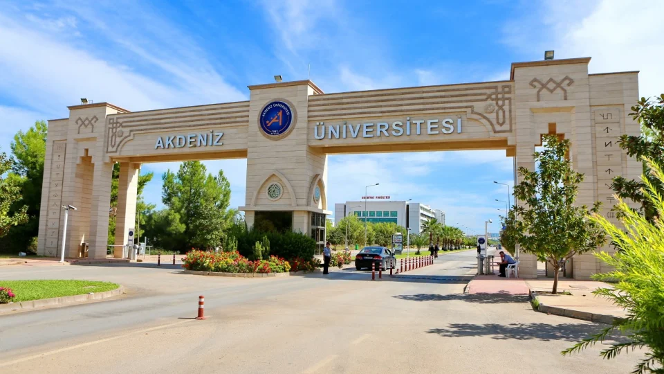 Dev vurgunda firari hoca Paris’te, eşi gözaltında!
