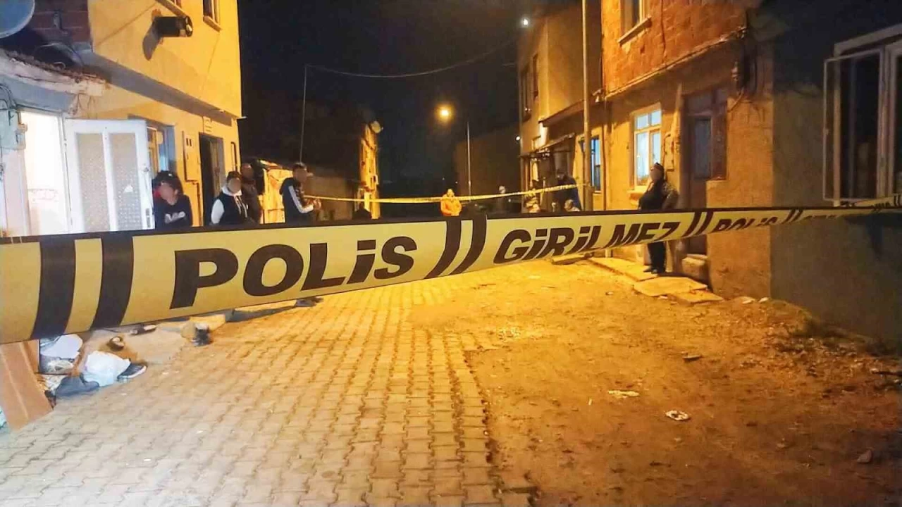 Edirne'de bir evi kur�un ya�muruna tuttular