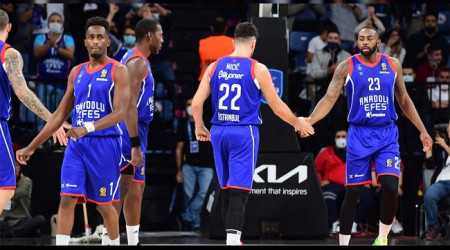 Efes ikinci galibiyet için Yunanistan'da