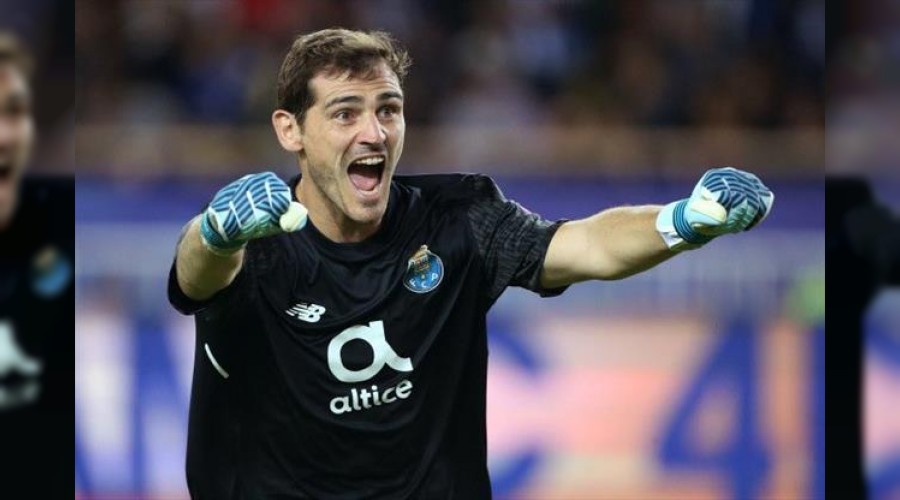 Efsane kaleci futbolu b�rakt�