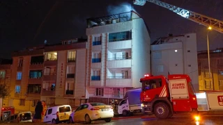 Esenyurt'ta 5 katlı binada çıkan yangın söndürüldü