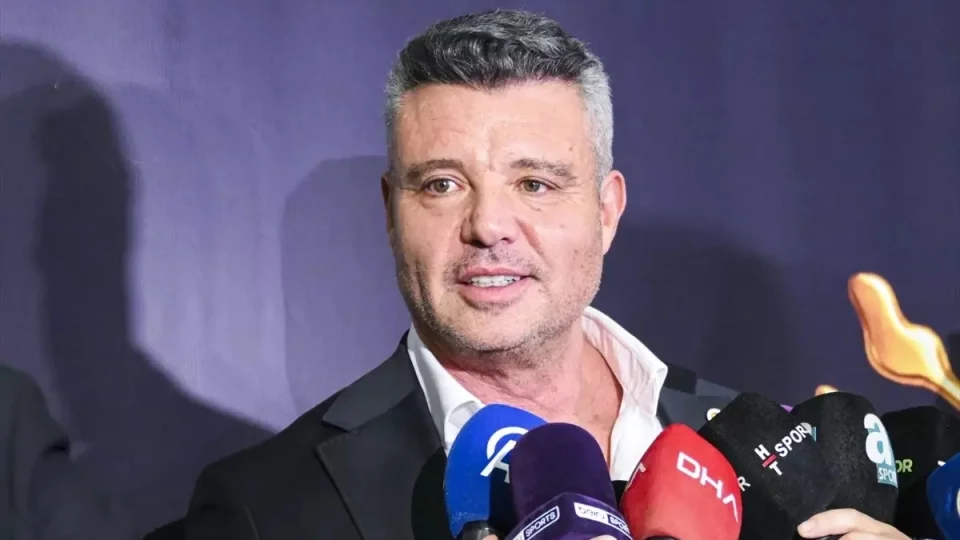 Fenerbah�e Stad�'nda devre aras�nda ortal�k kar��t�