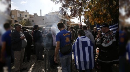 Gmenlere 'domuz etli' protesto