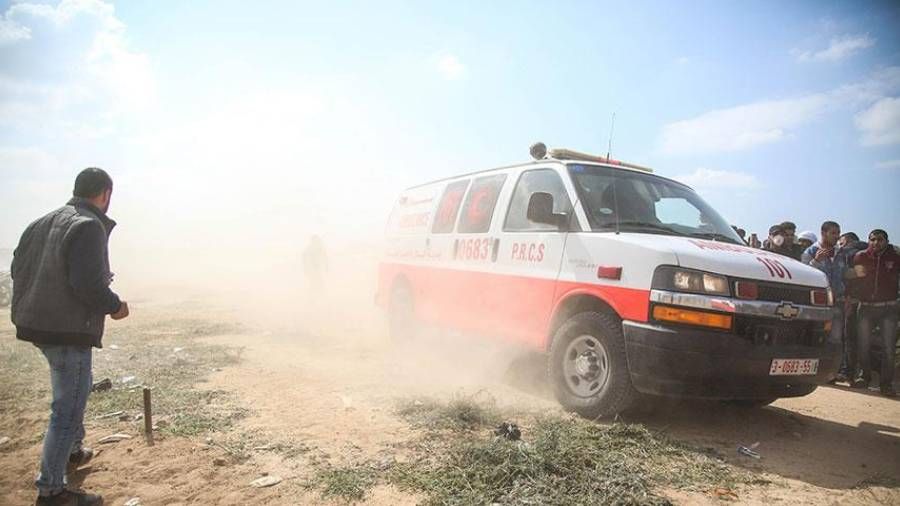 �srail Gazze �eridi'nde ambulans vurdu, iki ayr� sald�r�da 4 sa�l�k �al��an�n� �ld�rd�