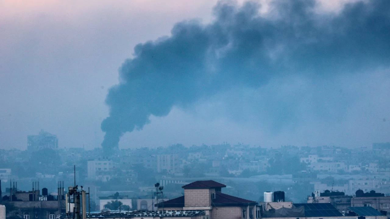 İsrail, Gazze'de sivillerin sığındığı okulu hedef alarak en az 56 Filistinliyi öldürdü