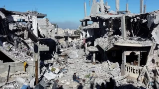 İsrailli bir inşaat firması, 'deniz manzaralı villa' reklam afişleriyle Gazze topraklarını satışa başladı