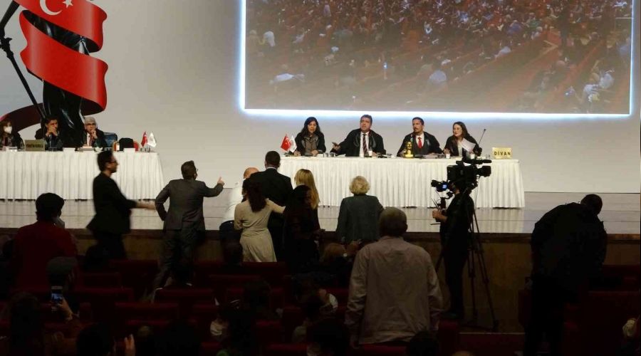 �stanbul Barosunda Genel Kurul heyecan�