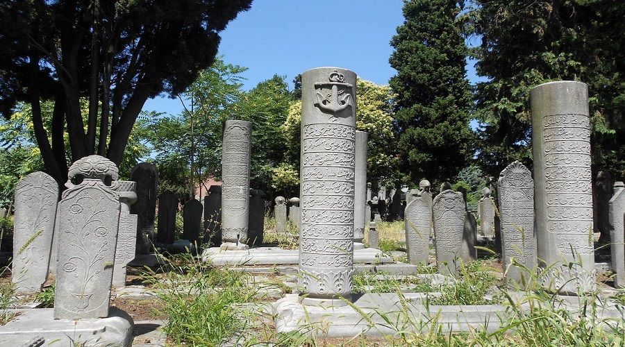 İstanbul'un İlk Müslüman Mezarları çalınıyor