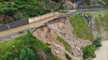 Karadeniz-Akdeniz yolu heyelan nedeniyle kapandı