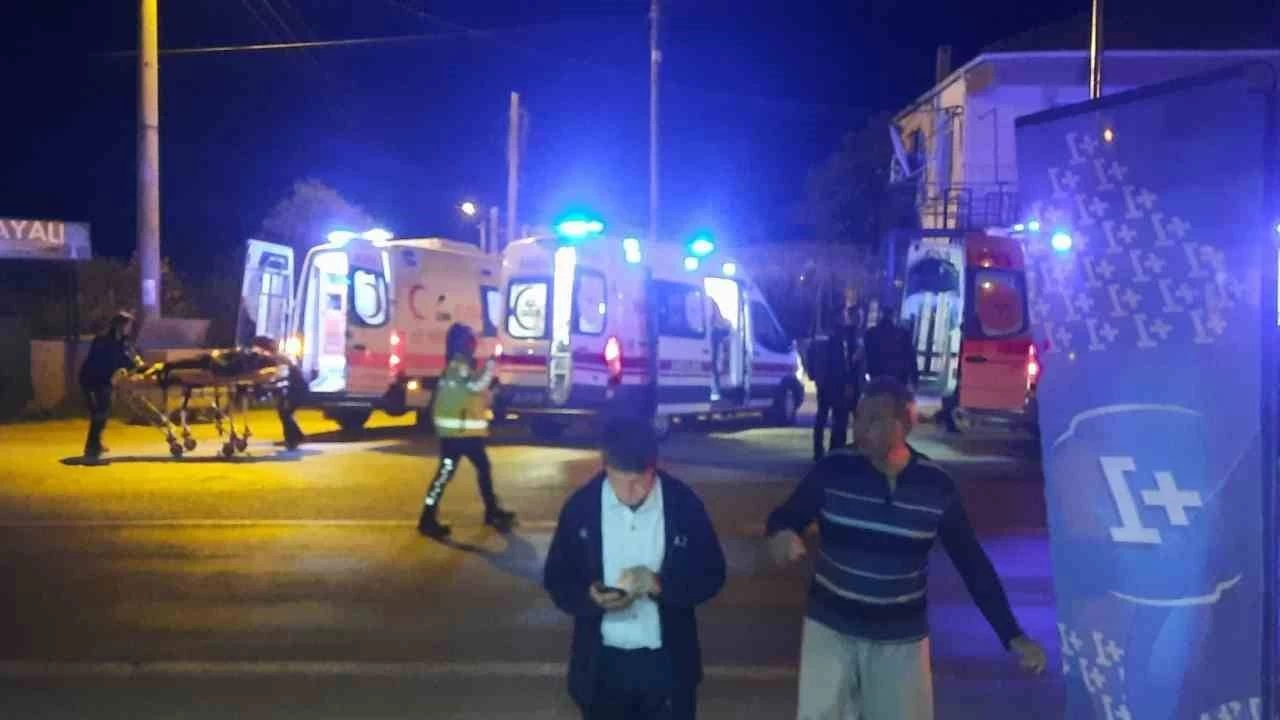 Milas'ta servis minib�slerinin �arp��t��� kazada 29 ki�i yaraland�