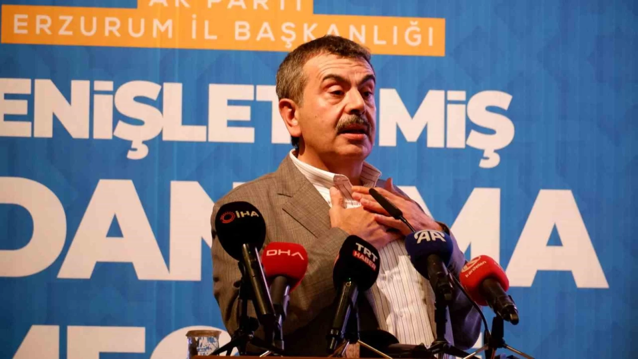 Milli E�itim Bakan� Fransa ile ya�anan okul krizini anlatt�