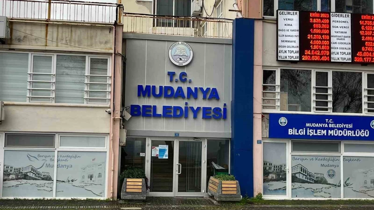 Mudanya Belediyesi tedbir amaçlı boşaltıldı