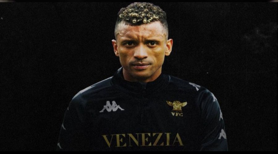 Nani'nin yeni rotas� �talya
