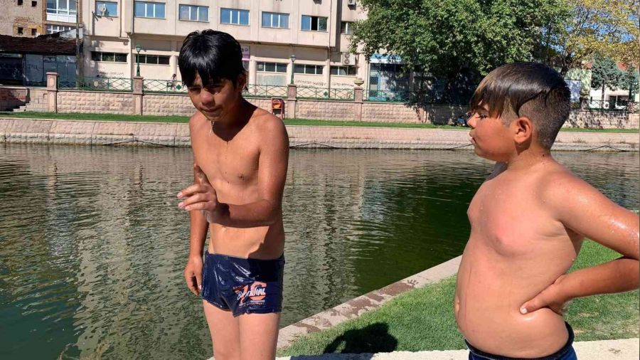 O noktada 'bizden hızlısı mezarda' diyerek yüzdüler