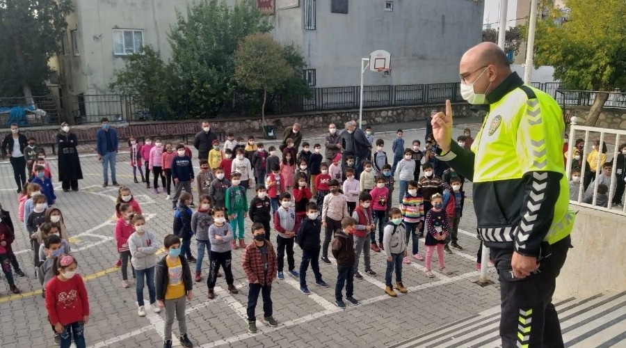rencilere trafik dedektifi eitimi verildi