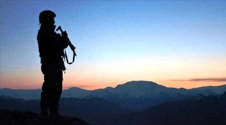 Örgütten kaçan 4 PKK'lı daha güvenlik güçlerine teslim oldu