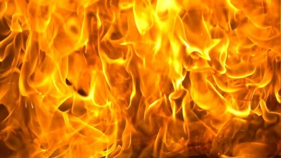 Pakistan'da yangın: 500 araç küle döndü
