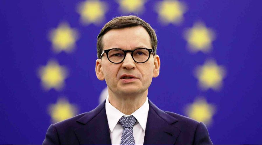 Polonya Başbakanı Morawiecki, AB'ye ayar verdi
