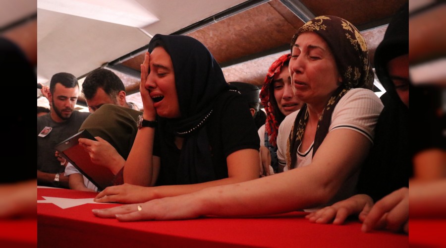 Silah kazas�nda �ehit olan asker defnedildi