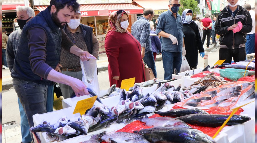 Tezgahlarda somon ve barbun sürprizi