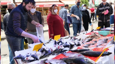 Tezgahlarda somon ve barbun sürprizi