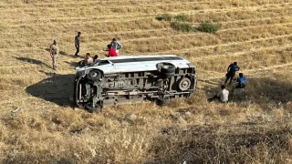 TPAO servis aracı ile taksi çarpıştı: 3'ü ağır 6 yaralı