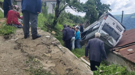Trabzon'da cenaze yolunda kaza: 8 yaral