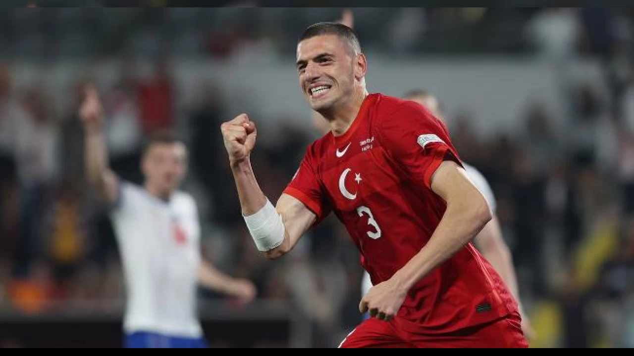 UEFA'dan ak�l almaz ceza