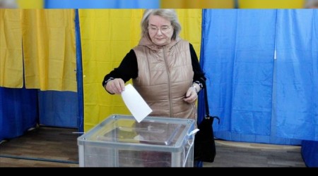 Ukrayna halkı sandık başına gitti