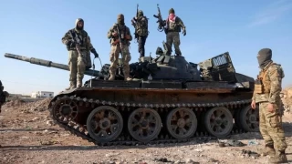 Uzmanların gerçeğe en yakın gördükleri en kötü senaryoya göre Suriye'yi bölge ülkelerini de derinden sarsabilecek büyük bir iç savaş bekliyor