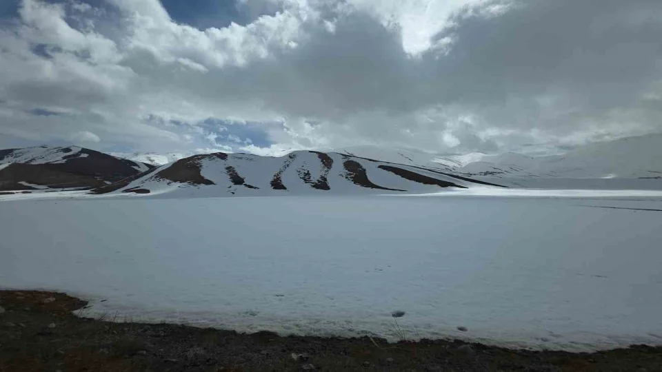 Van'da iki mevsim bir arada